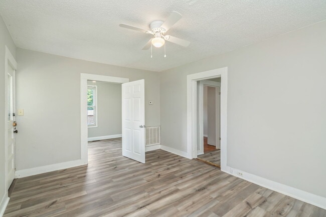 Building Photo - 4100 Garnet Dr
