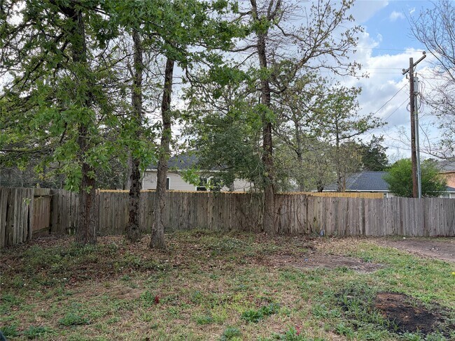 Building Photo - 13993 Buckskin Dr