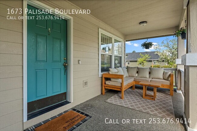 Building Photo - 1673 Palisade Blvd