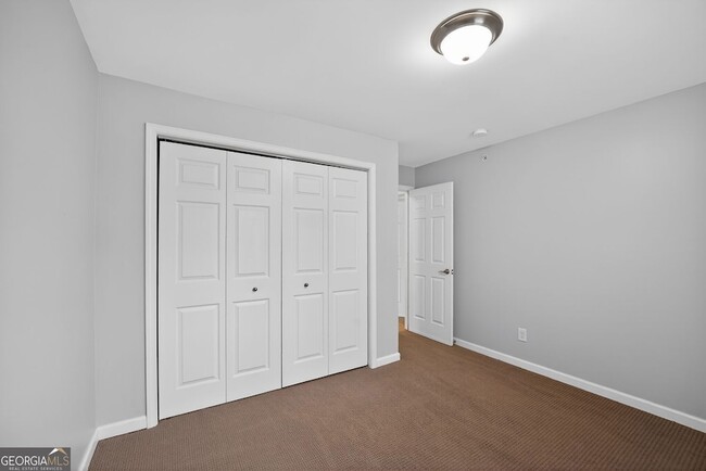 Building Photo - 3921 Riverlook Pkwy SE