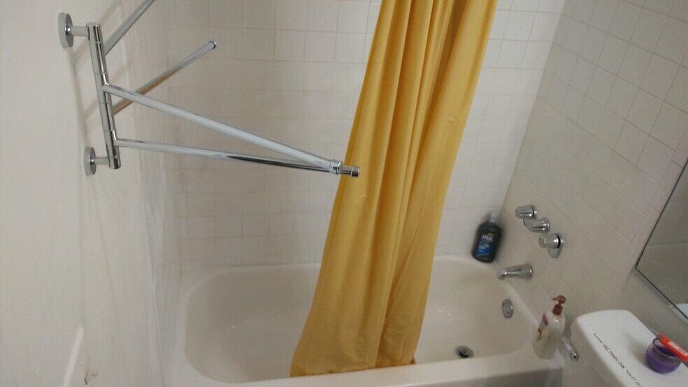 Bathroom - 571 Academy St