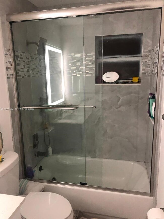 Building Photo - 3987 Carambola Cir N