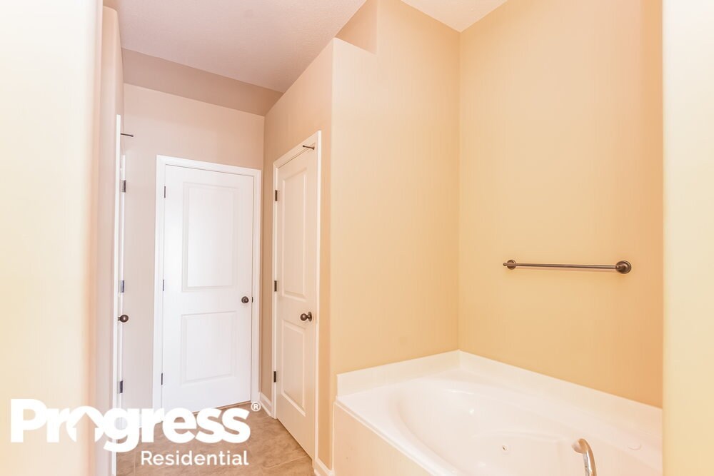 Building Photo - 12379 Bevan Dr