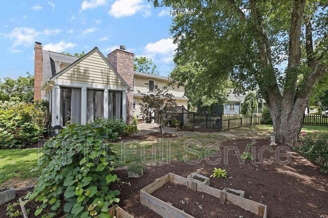 Building Photo - 177 Cottonwood Dr