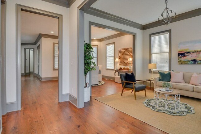Building Photo - 3057 Leaning Oak Way