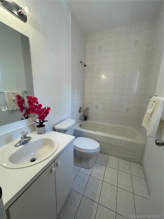 Building Photo - 4961 Leeward Ln