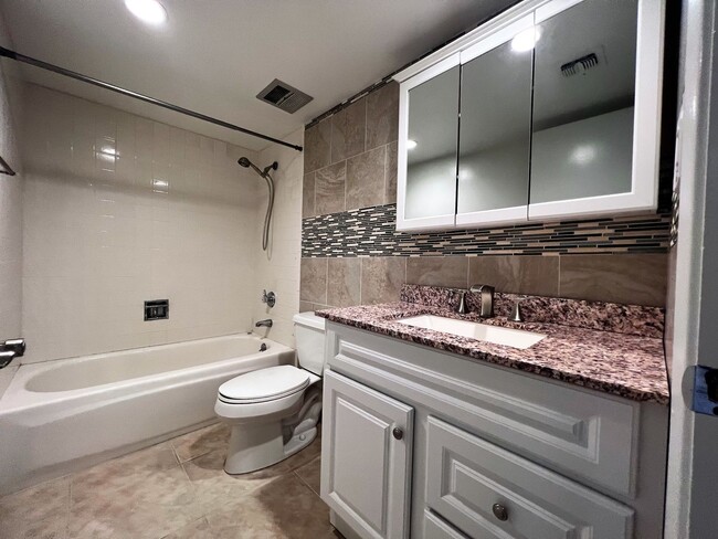 Building Photo - ***MOVE IN SPECIAL: SCOTTSDALE SHADOWS LUXURY CONDO WITH AC, WATER INCLUDED AND 9 HOLE GOLF