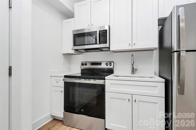 Building Photo - 3515 Markland Dr