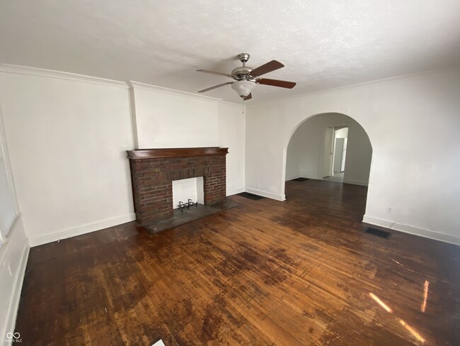 Building Photo - 5275 N College Ave