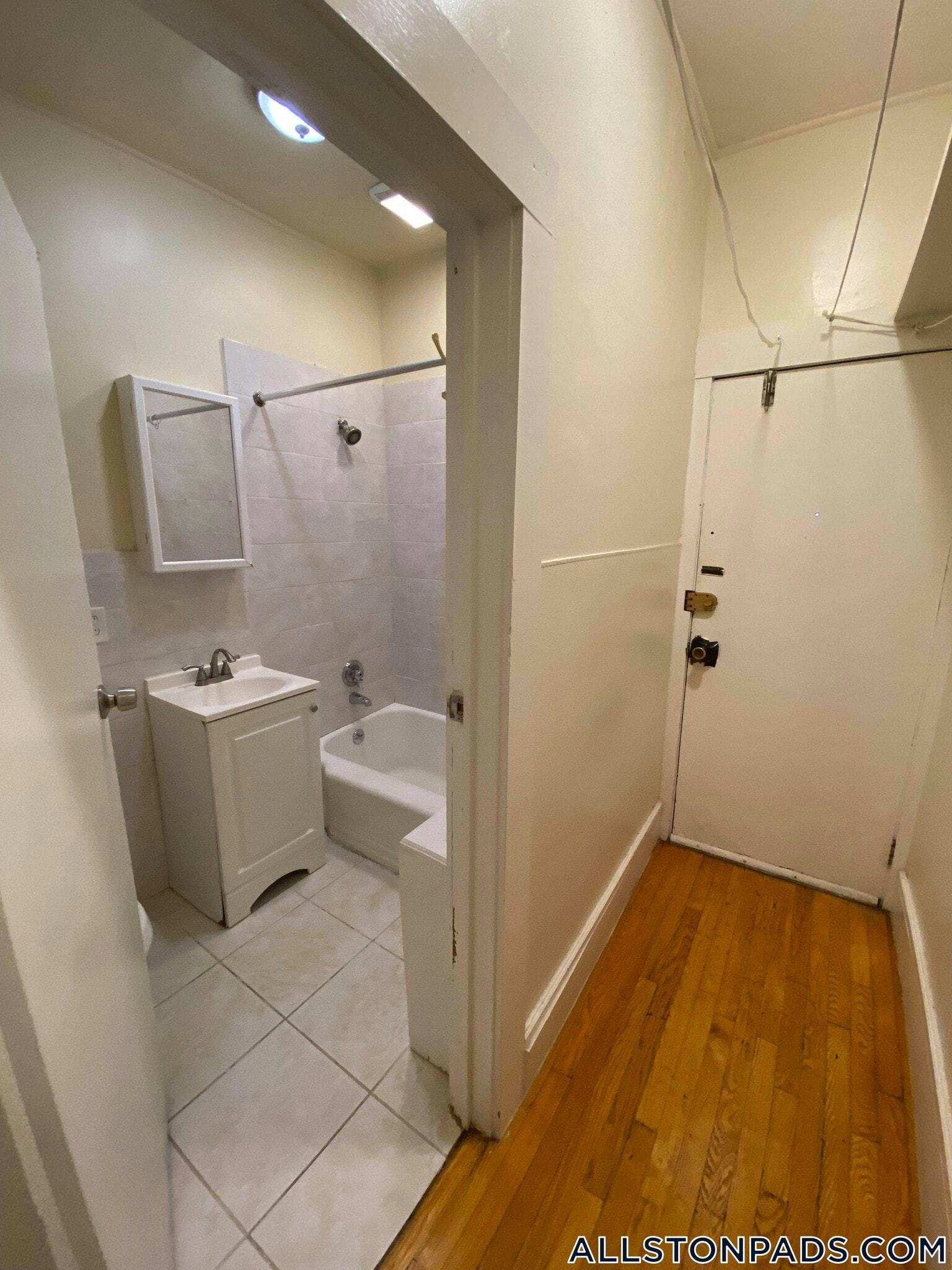 Building Photo - 6 Webley St