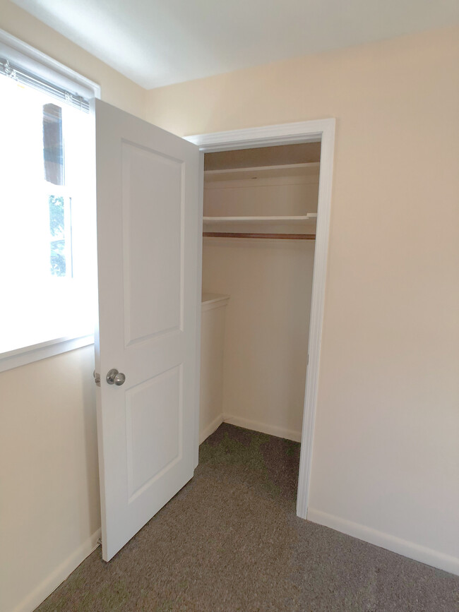 Bedroom 1 Closet - 922 Spencer St S