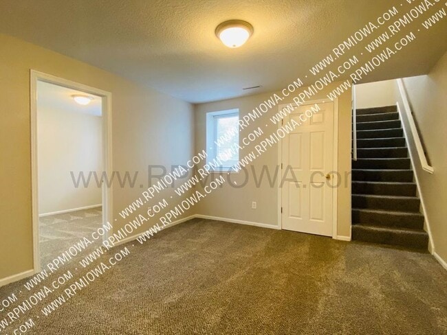 Building Photo - 145 Christie Ln
