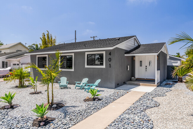 Building Photo - 401 Rancho Dr