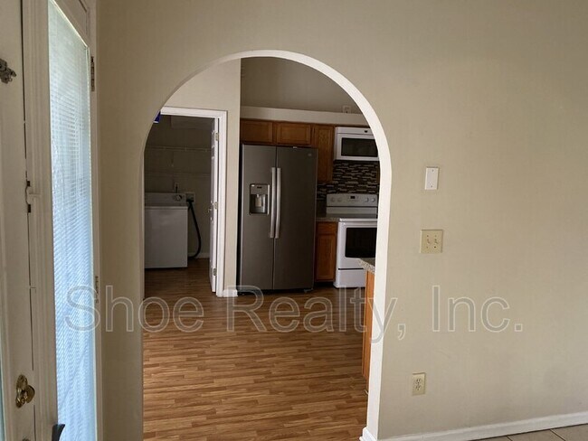 Building Photo - 7751 Fawn Lake Dr S