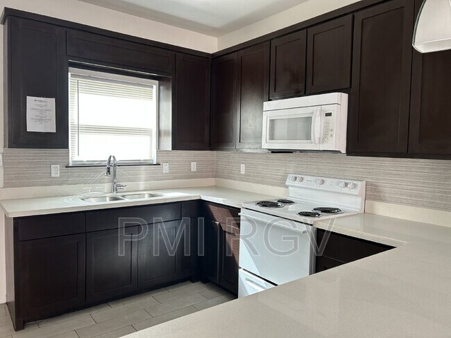 Building Photo - 3705 Paola St