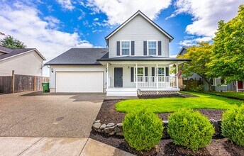 Building Photo - 753 SE Boysen Ln