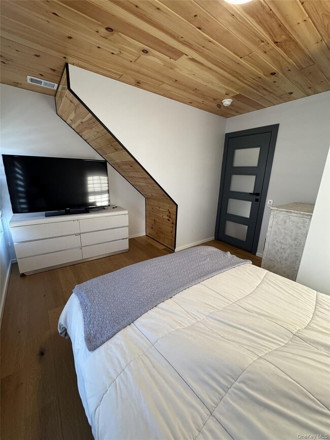 Building Photo - 241 Main St