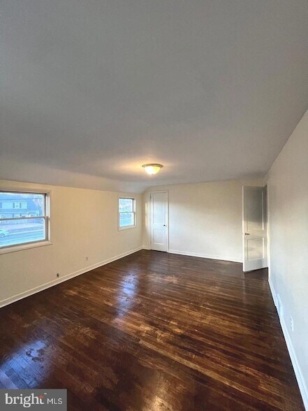 Building Photo - 1226 E Newport Pike
