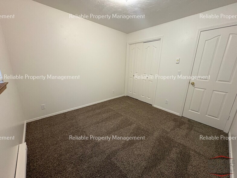 Building Photo - 2153 Stace St