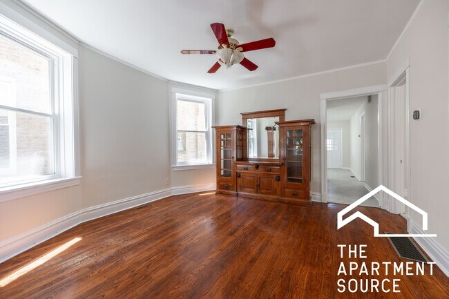 Building Photo - 2110 N Avers Ave