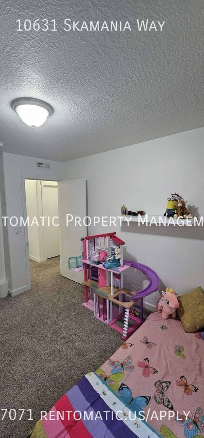 Building Photo - 10631 Skamania Wy