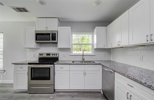 Building Photo - 4616 Shreveport Blvd