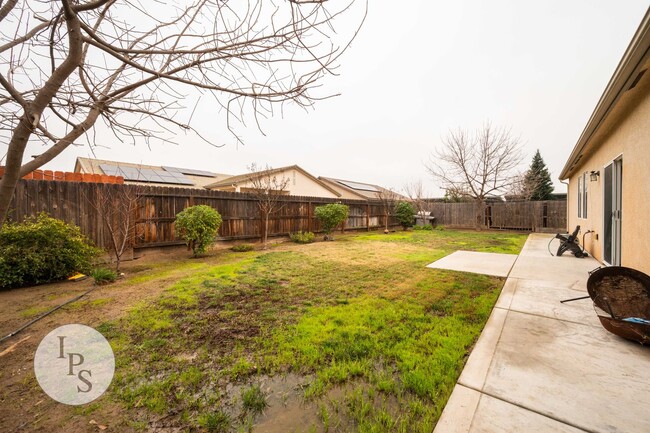 Building Photo - Sanger Home, 4BR/3BA, Near HighSchool + Parks