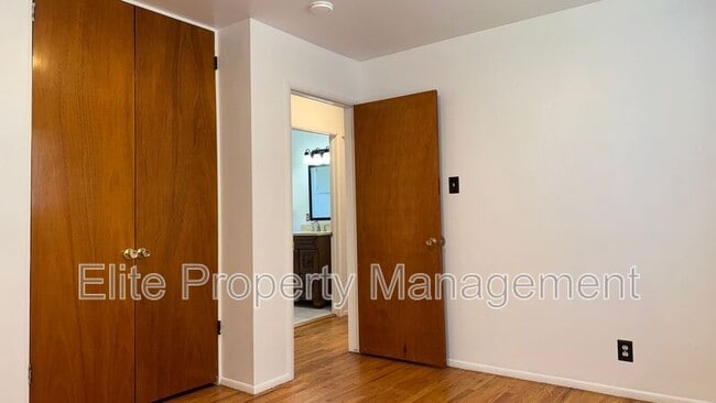 Building Photo - 2870 Aster St