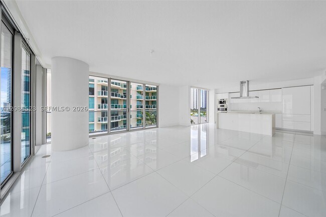 Building Photo - 300 Sunny Isles Blvd