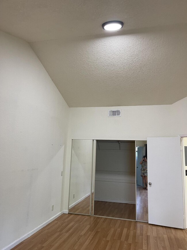Building Photo - 6508 Via Regina