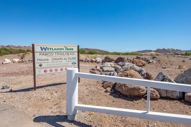 Building Photo - A MUST SEE 3BD/2.5BA SINGLE FAMILY HOME!