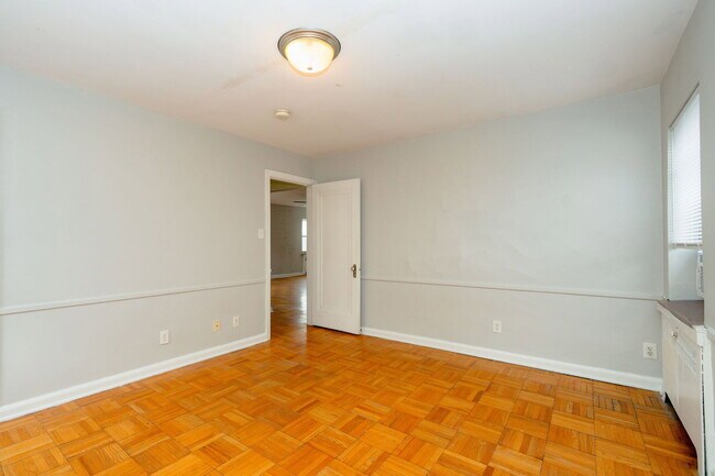 Building Photo - 2802 Digby Ave