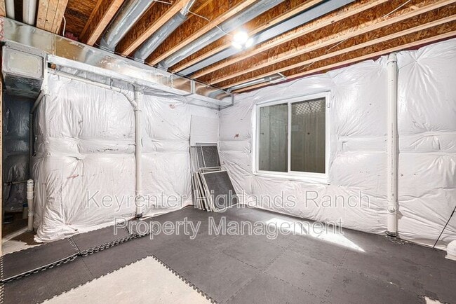 Building Photo - 533 Red Thistle Dr