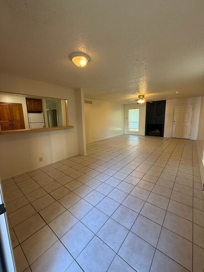 Building Photo - 8207 Bayou Fountain Ave