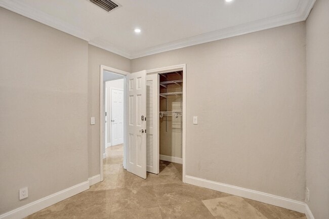 Building Photo - 1145 NE 12th Ave