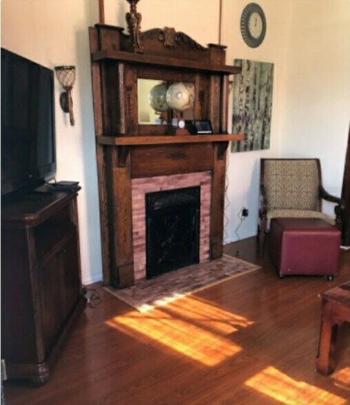 First bedroom - 3109 Milan St