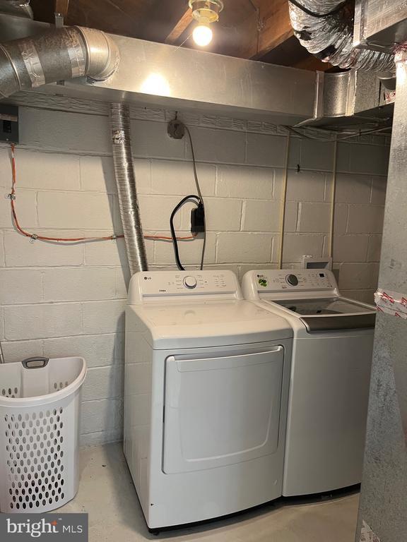 Building Photo - 1422 E St