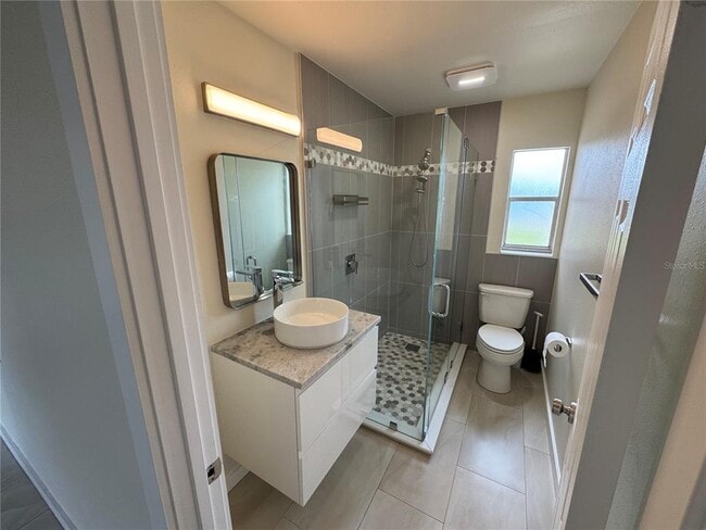 Building Photo - 303 Colonia Ln W
