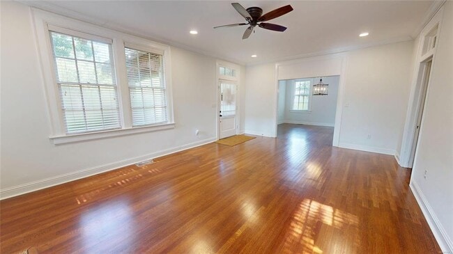 Building Photo - 345 Cloverdale Rd