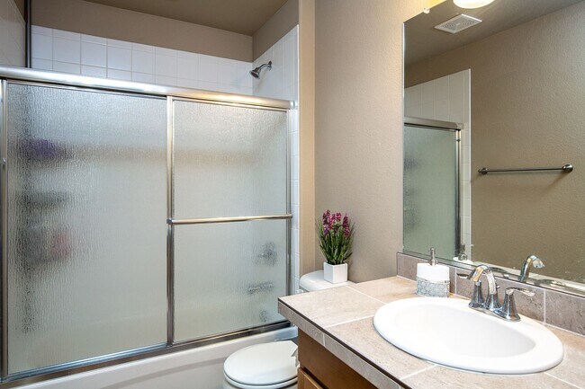 Building Photo - Single Family Home for Rent