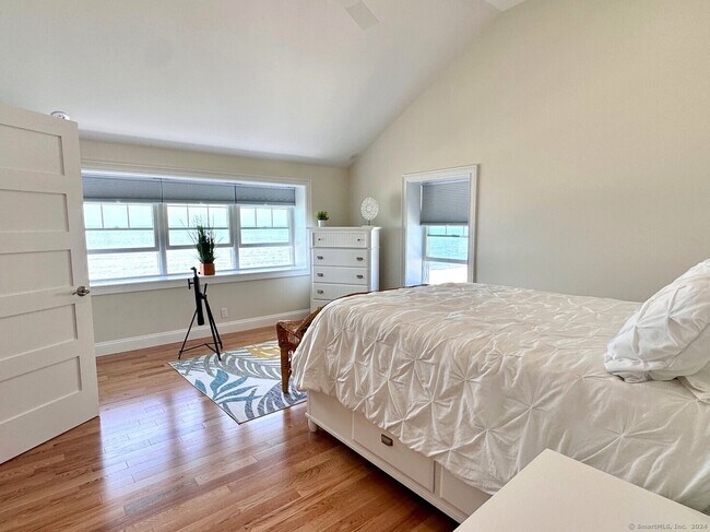 Building Photo - 18 Bel Aire Manor
