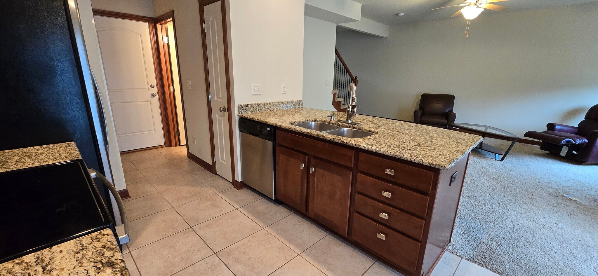 Building Photo - 821 SE Crossings Ln