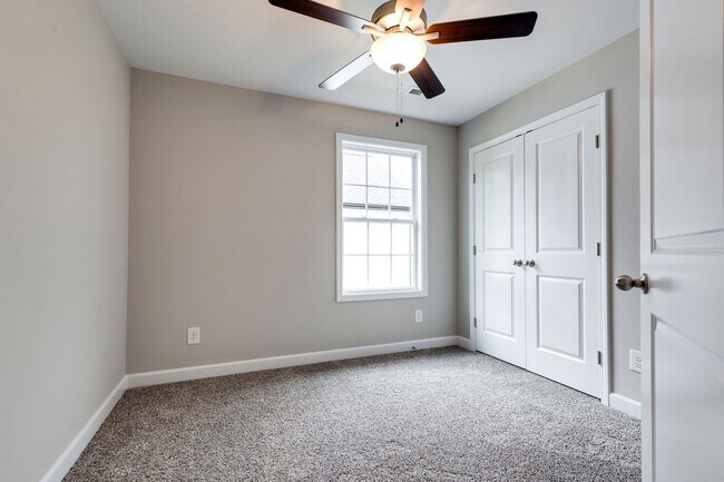 Building Photo - 4 Bedroom Dog Friendly Home For Rent Near Guthrie!