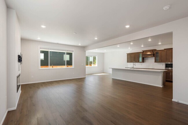 Building Photo - 21112 42nd Dr SE