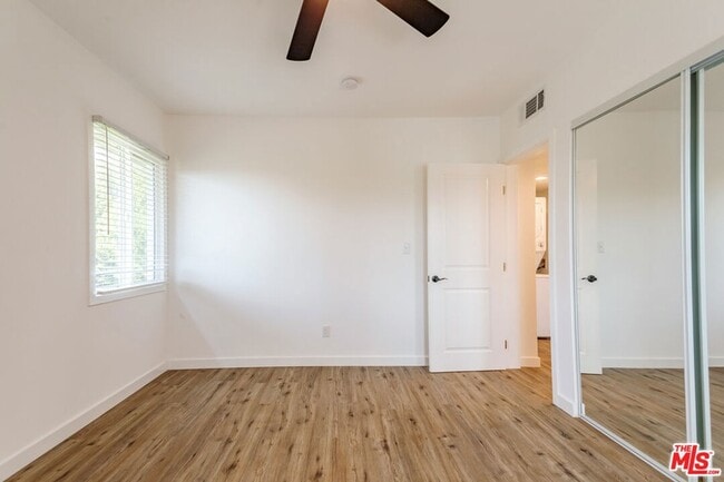 Building Photo - 1812 W Glenoaks Blvd