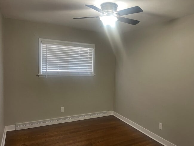 Building Photo - 3303 Greenwood Ave