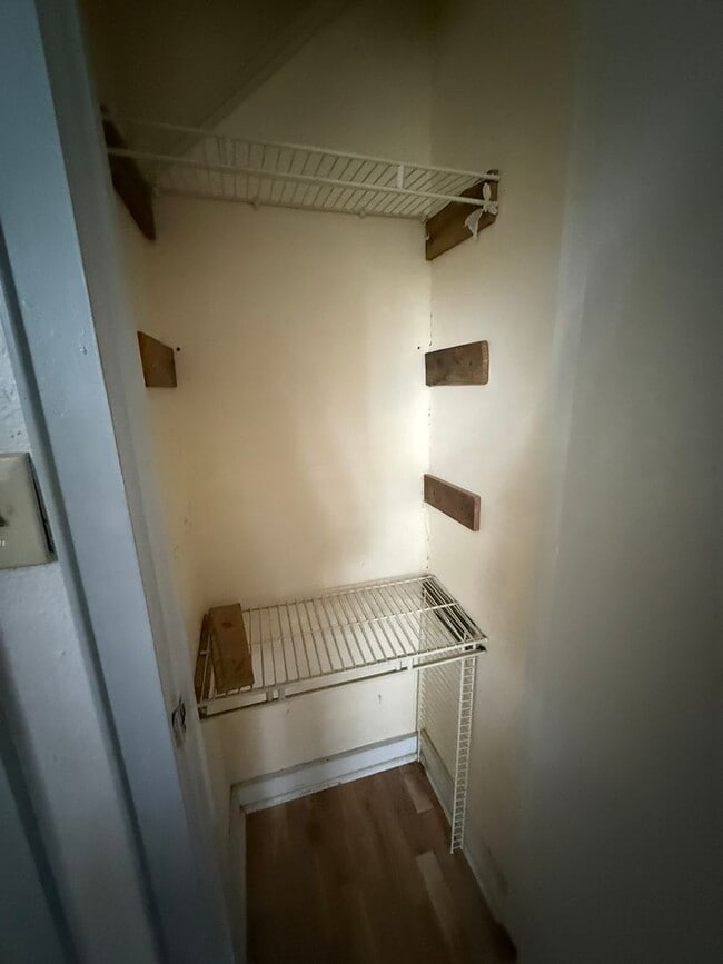 Building Photo - 1235 Virginia Dr