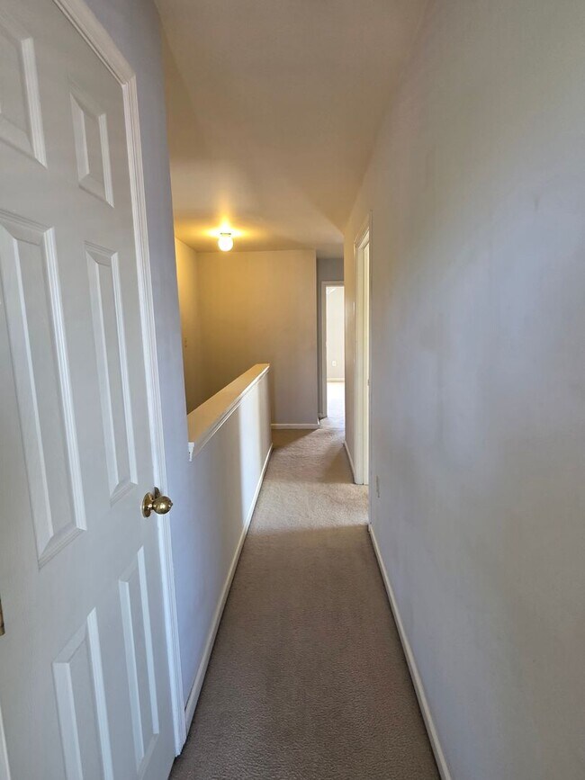 Building Photo - Browntown Twin Home