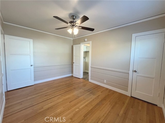 Building Photo - 215 E Scott St