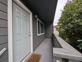 Building Photo - 1626 Southeast Lexington Street